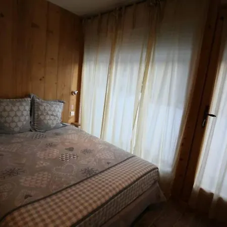 Chalet 8 Pax Ski In Out Next To Grand Montet Lift * Chamonix